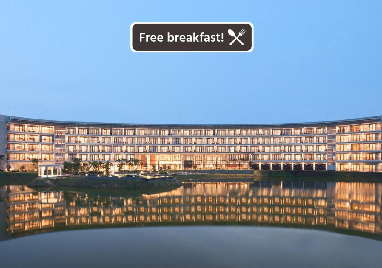 Hotel Santika Premiere Bandara Palembang Exterior foto
